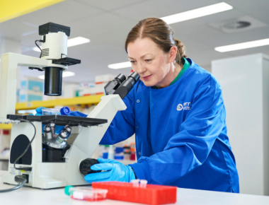 Perron Institute Lab researchers.